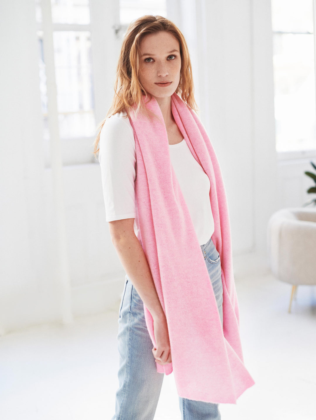White + Warren - Cashmere Travel Wrap in Pink Buds