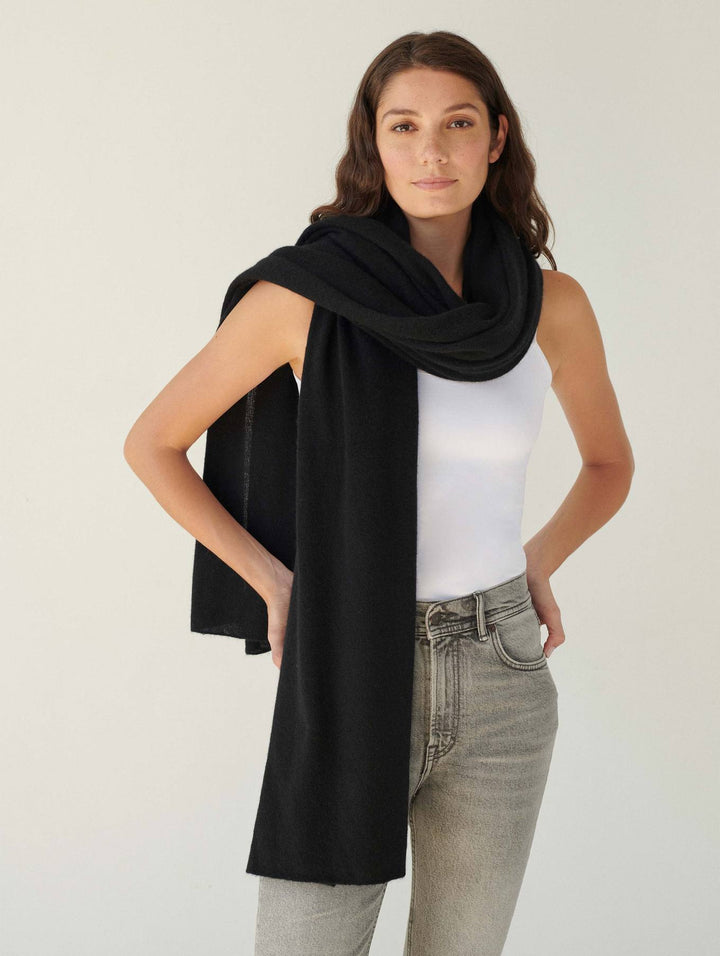 White + Warren - Cashmere Travel Wrap in Black