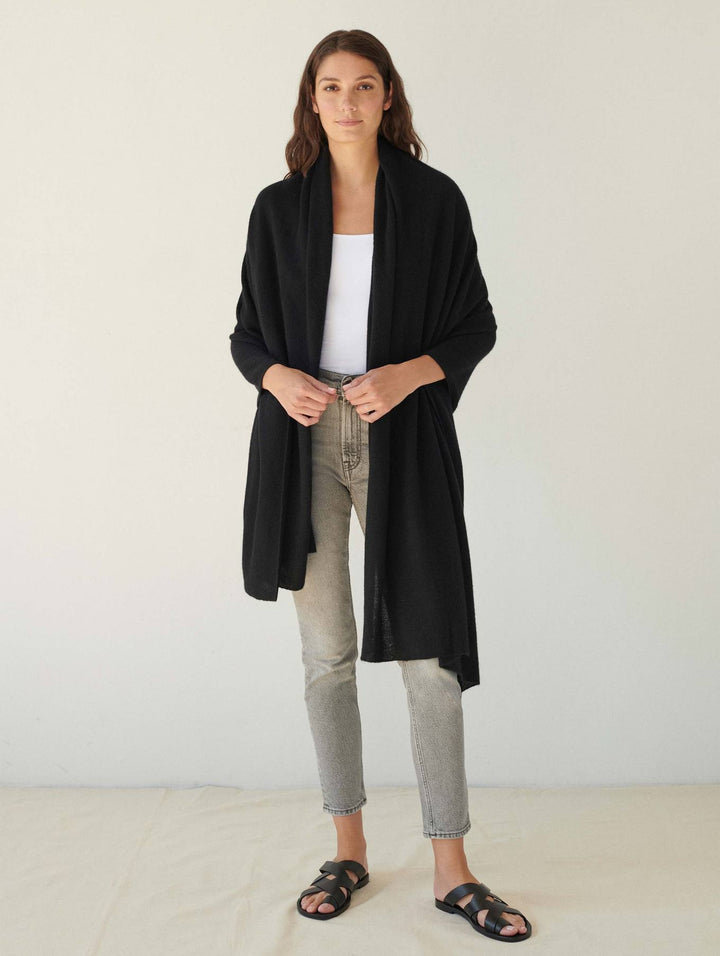 White + Warren - Cashmere Travel Wrap in Black
