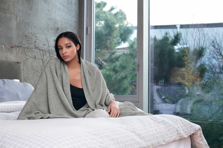 White + Warren - Cashmere Travel Wrap in Misty Grey Heather