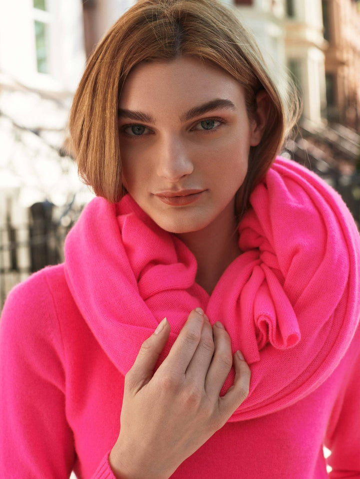 White + Warren - Cashmere Travel Wrap in Neon Pink Sunrise