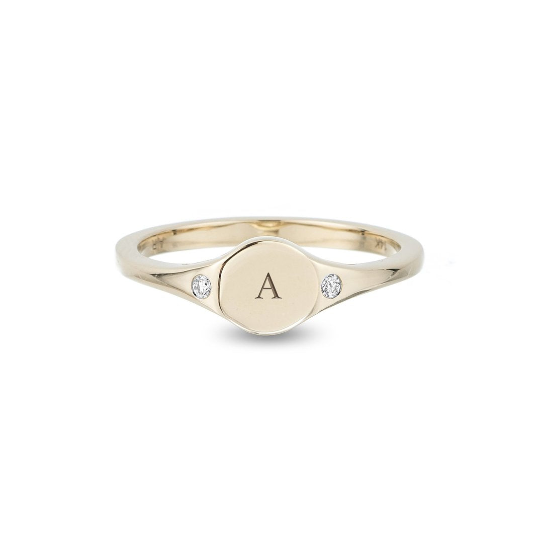 Adina - Small Disc Signet Ring Y14 size 4