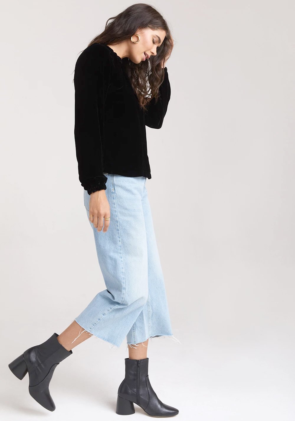 Bella Dahl - Velvet Raglan Sleeve Blouse Black