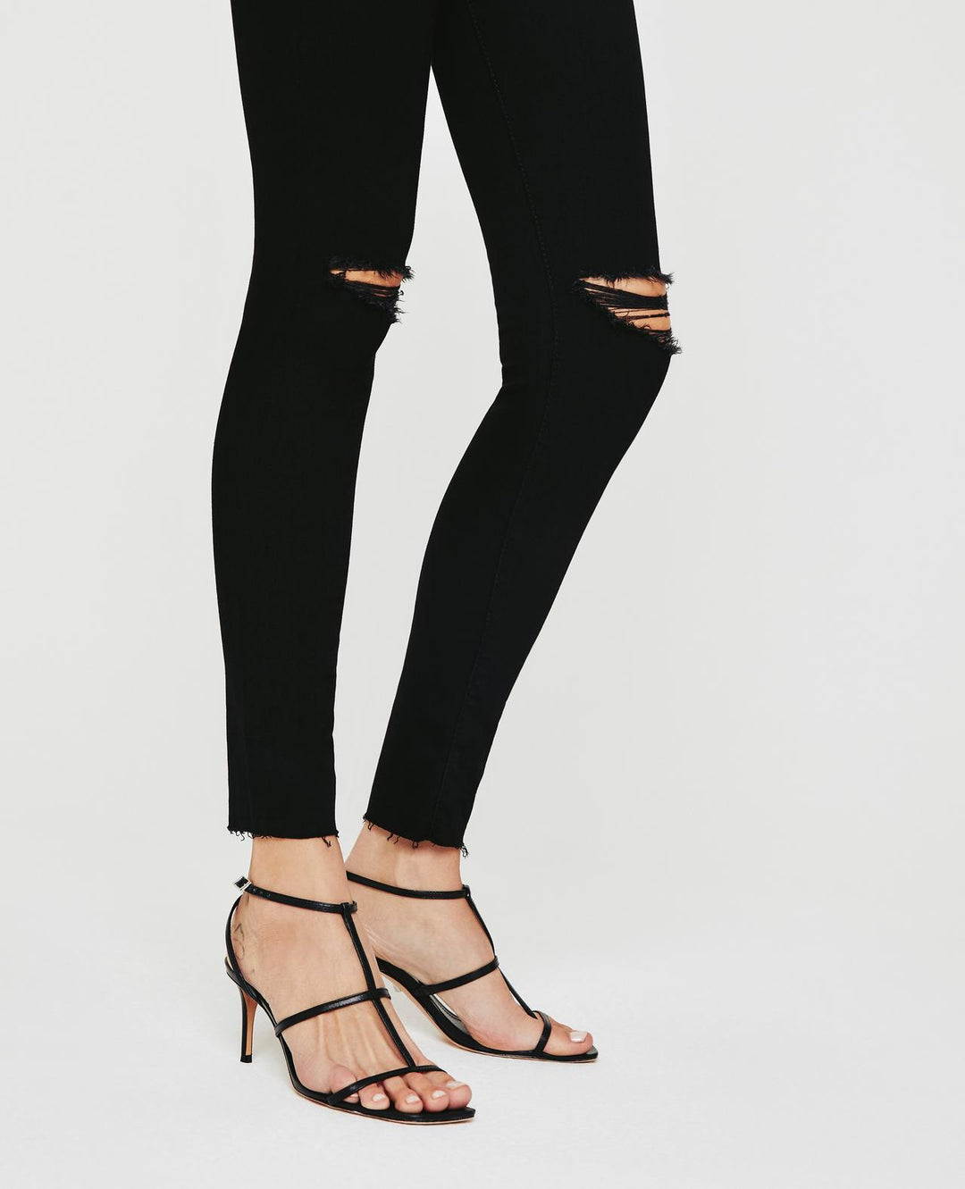 AG - Farrah Skinny Ankle in 1 Year Midnight Black Destruct