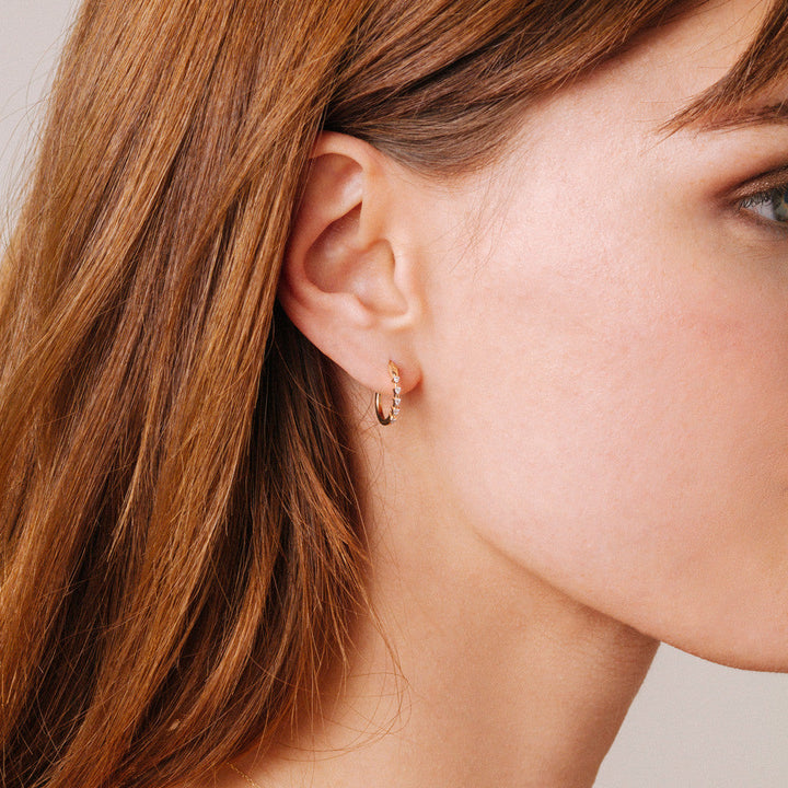 Adina - Five Diamond Huggie Hoops in Y14k Jewelry