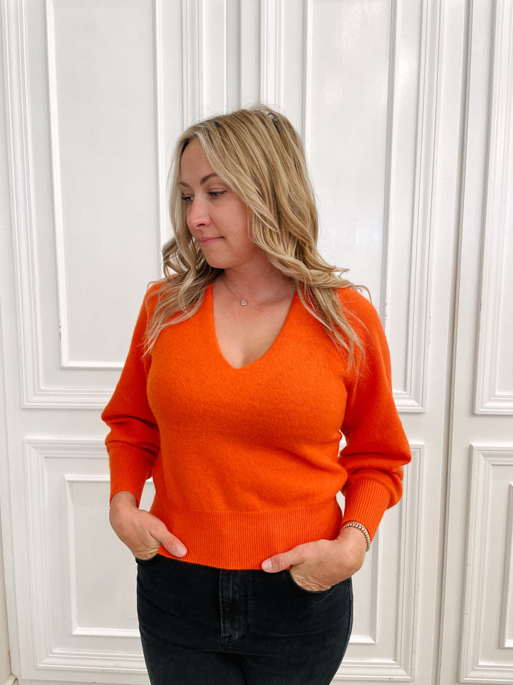 White + Warren - Cashmere Blouson Sleeve V Neck in Bright Poppy
