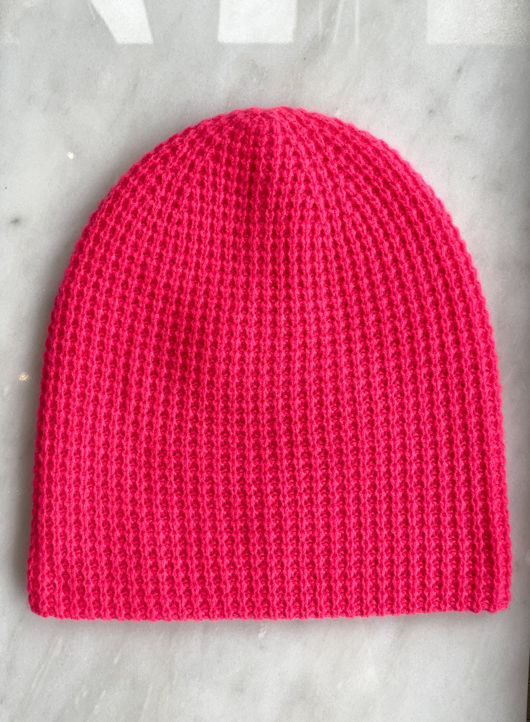 White + Warren - Cashmere Thermal Beanie in Neon Berry