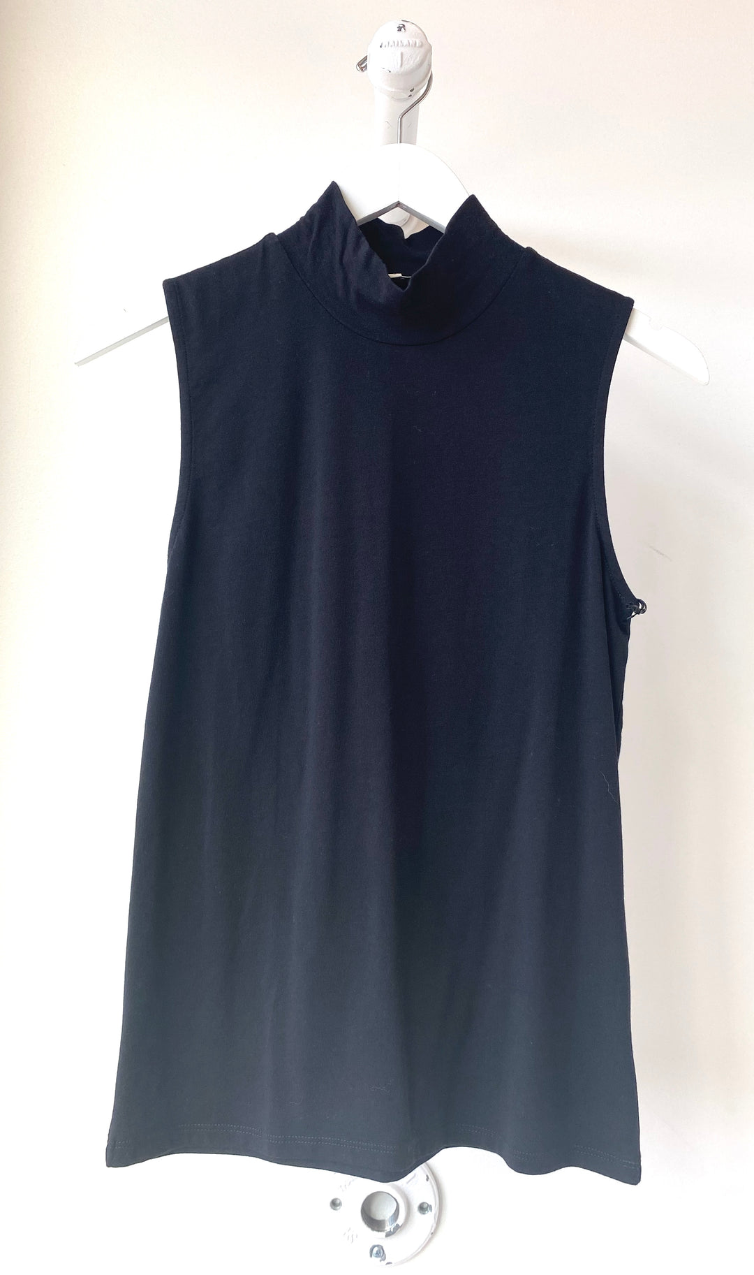 White + Warren - Sleeveless Mockneck in Black