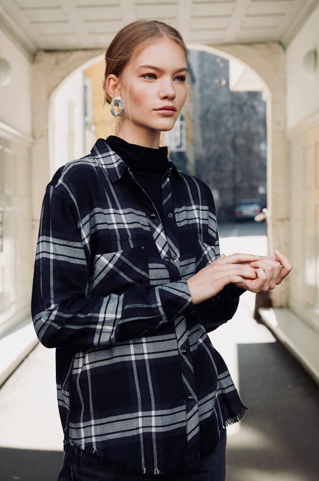 RAILS - Leo Black Ash White