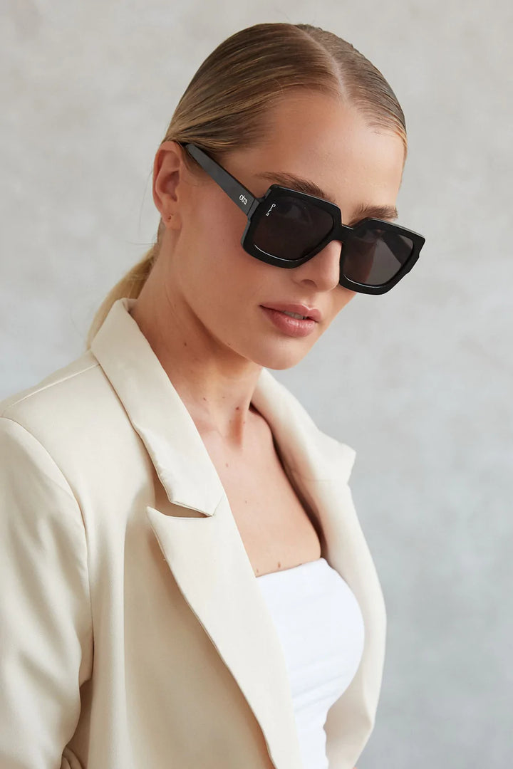 Otra Eyewear - Luna in Black Smoke