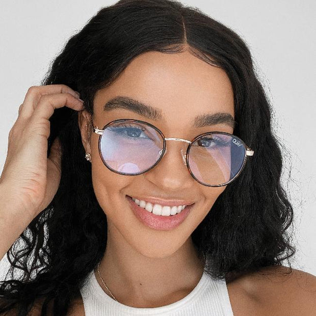 QUAY - Omen Blue Light Glasses in Milky Tort/Blue Mirror