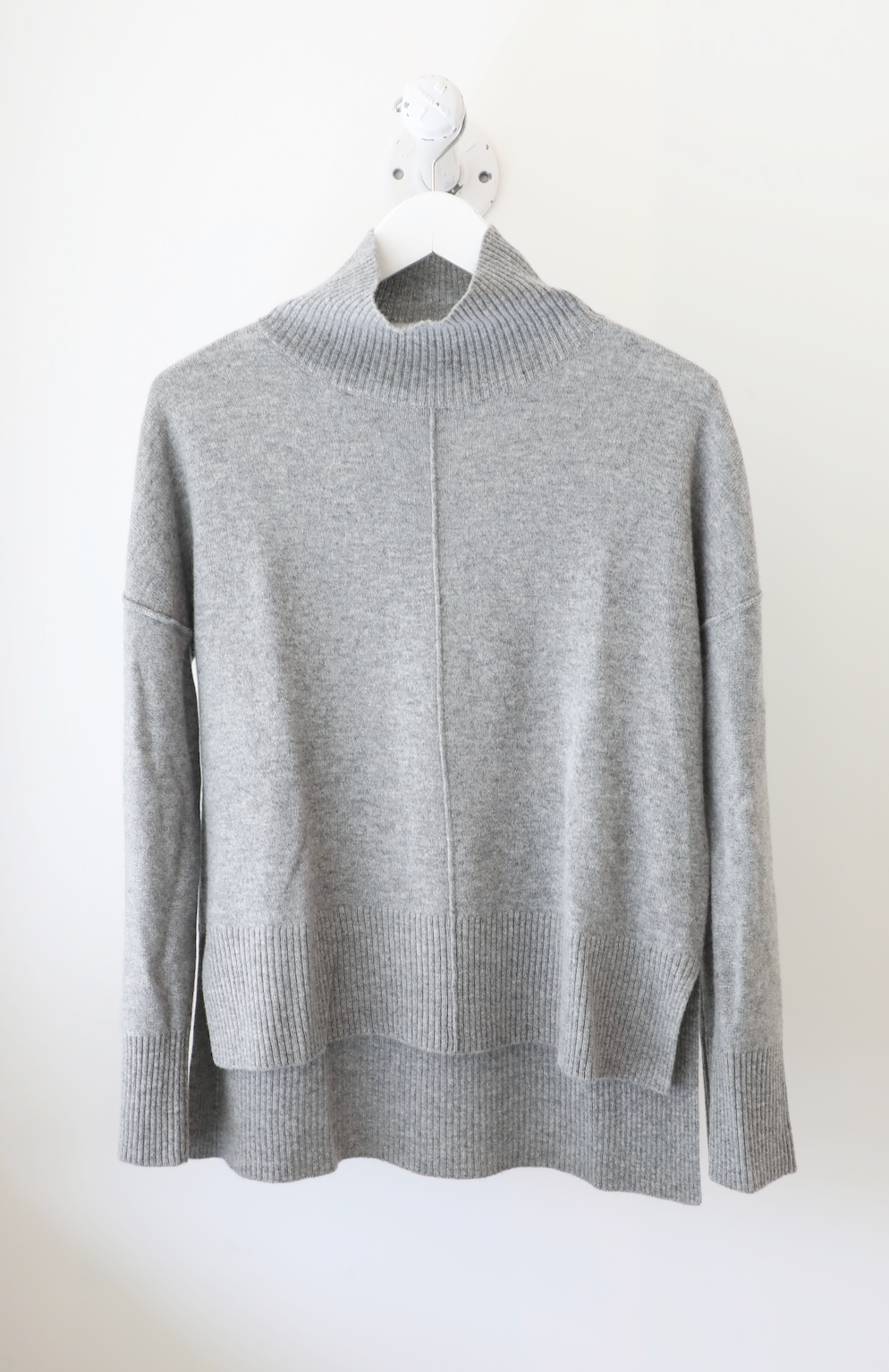 Eleis Collective - The Swing Turtleneck in Heather Grey