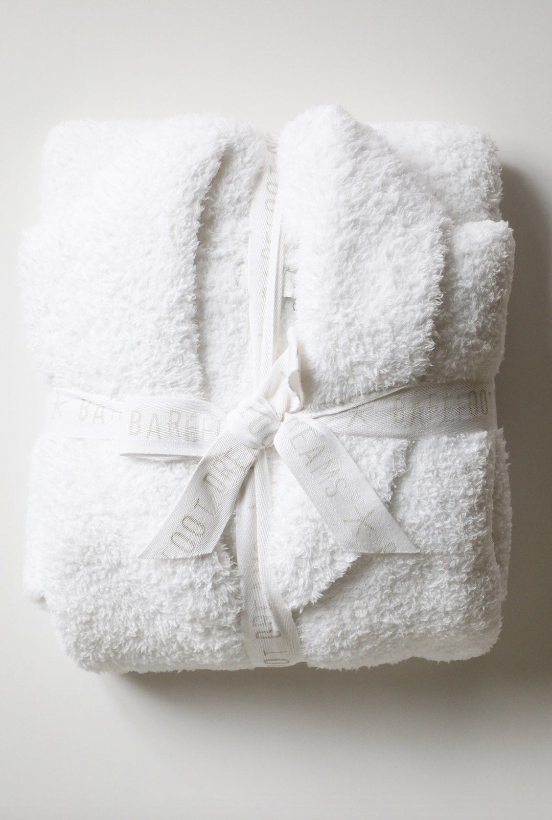 Barefoot Dreams - Cozychic Adult Robe in White