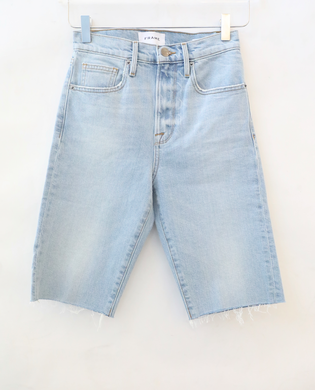 Frame - Le Vintage Bermuda Raw Edge Denim Shorts in Redondo Beach