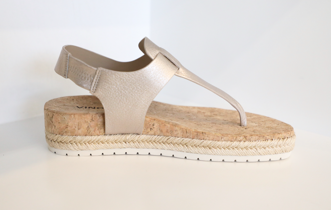 Vince Flint Platform Thong Sandals in Moonstone