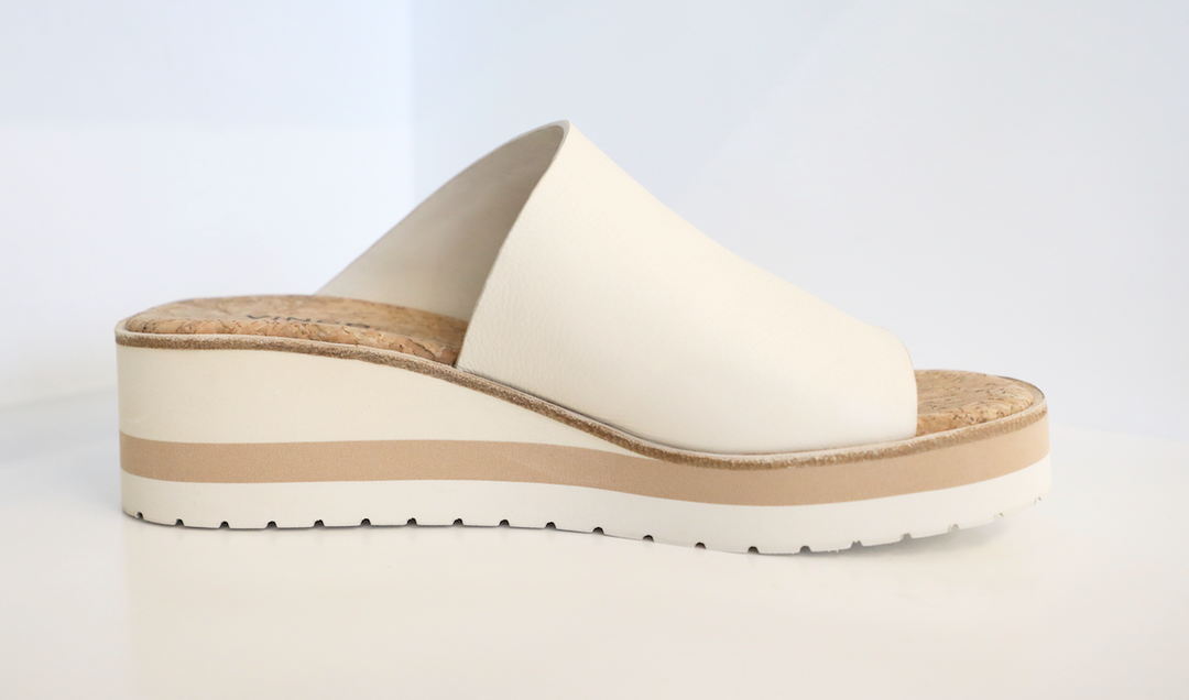 Sarria wedge sales sandal vince