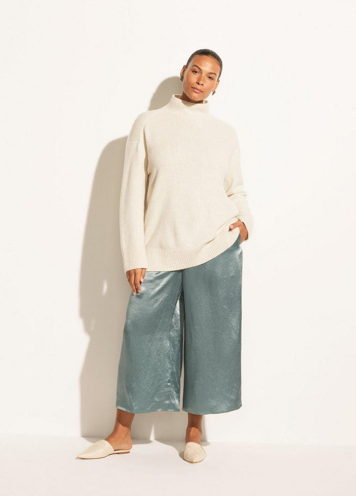 Vince - Side Slit Turtleneck in Heather Sandstone