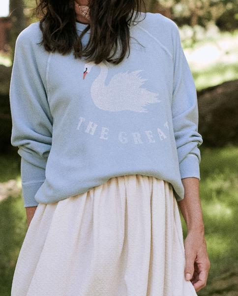 THE GREAT - The College Sweatshirt With Swan Graphic in Pale Blue
