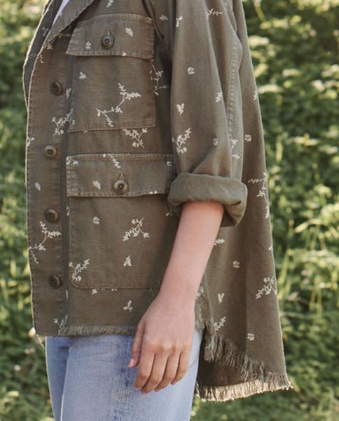 THE GREAT - The Frayed Lieutenant Jacket With Spring Print in Beat Up Army