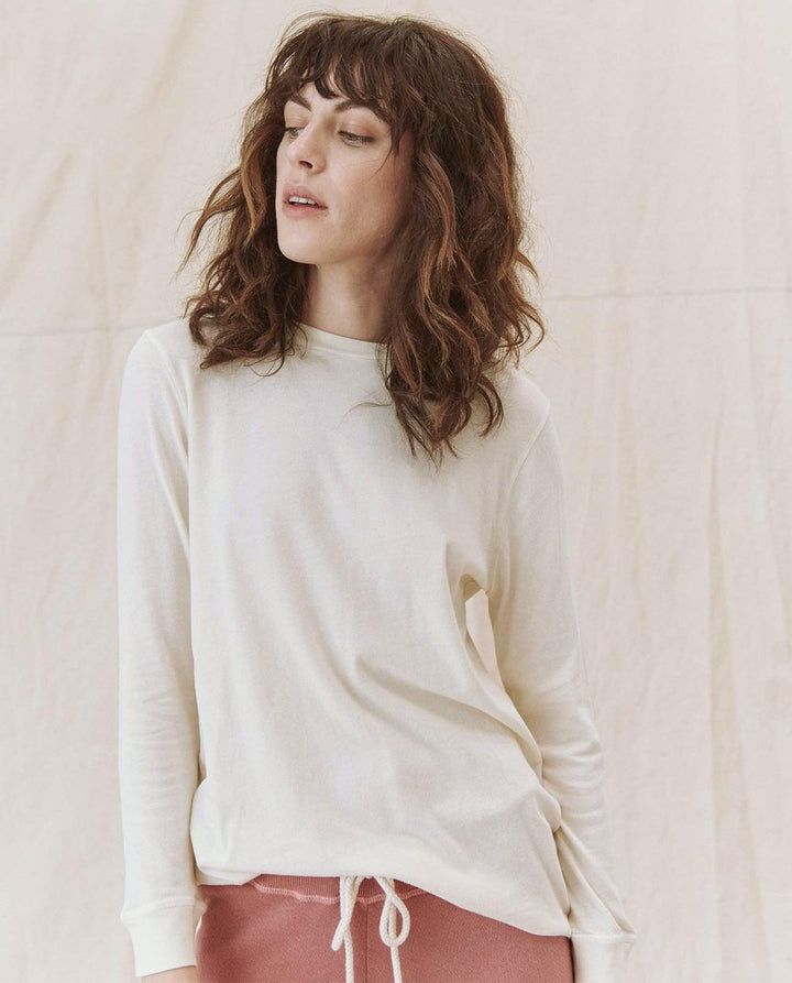 The Great - The Long Sleeve Slim Tee in Washed White