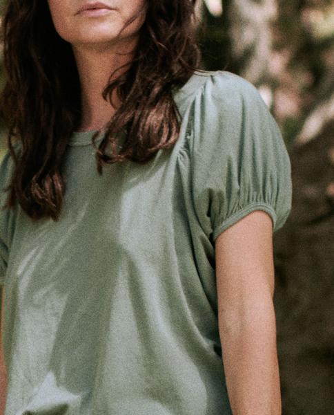 THE GREAT - The Puff Sleeve Shirt in Basil