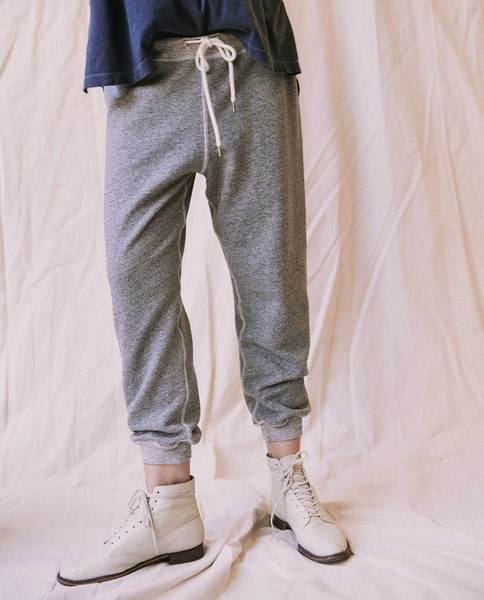 THE GREAT - The Cropped Sweat Pant in Varsity Grey