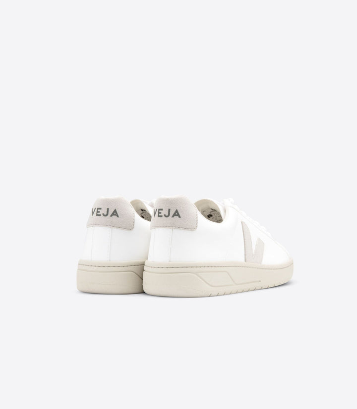 Veja - Urca C.W.L. Sneakers in White Natural