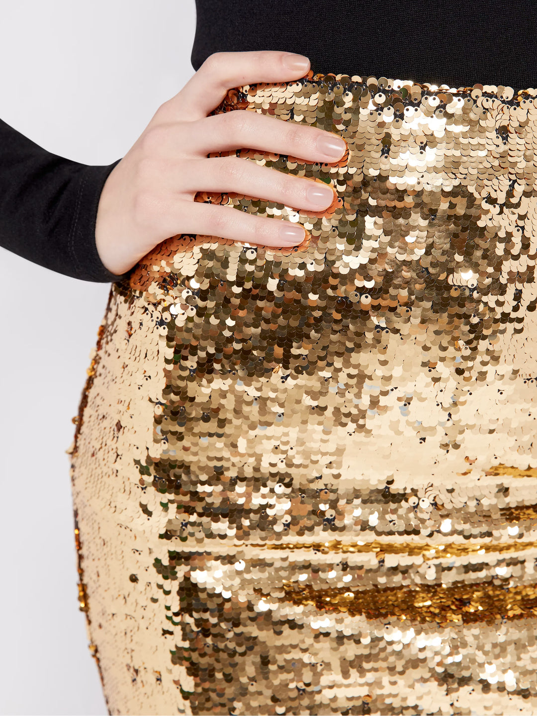 Alice + Olivia - Ramos Embellished Fitted Skirt in Gold Sequins