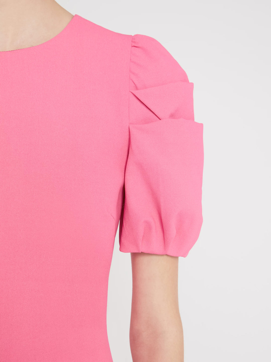 Alice + Olivia - Hanita Short Puff Sleeve Shift Dress in Wild Pink