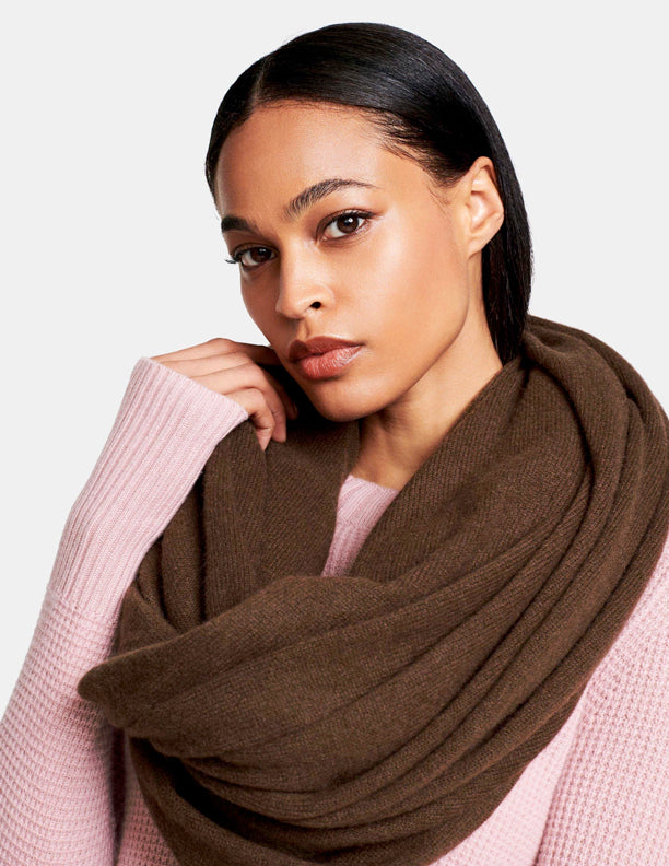 White + Warren - Travel Wrap in Chestnut Heather