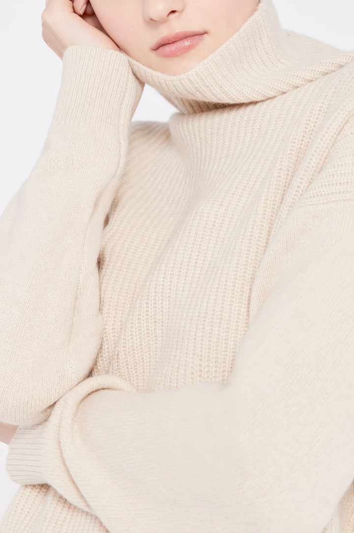 Alice + Olivia - Daphney Turtleneck Tunic Oatmeal