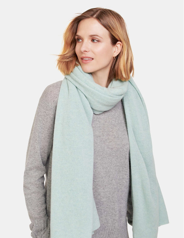 White + Warren - Travel Wrap in Pistachio Heather
