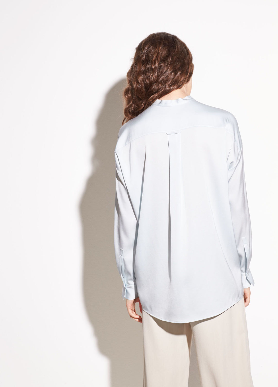 Vince - V-neck Stretch-Silk Blouse in Ice