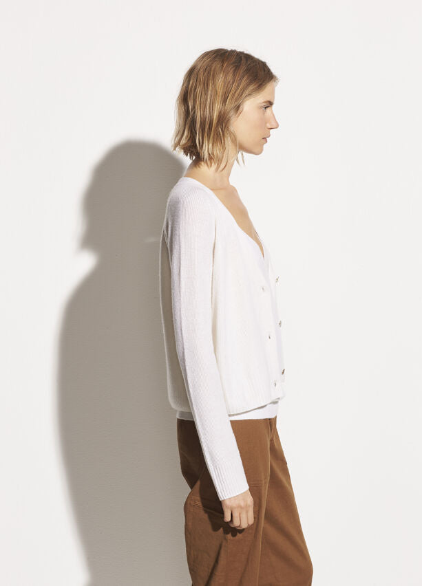 Vince - Ribbed Raglan Cardigan in Off White