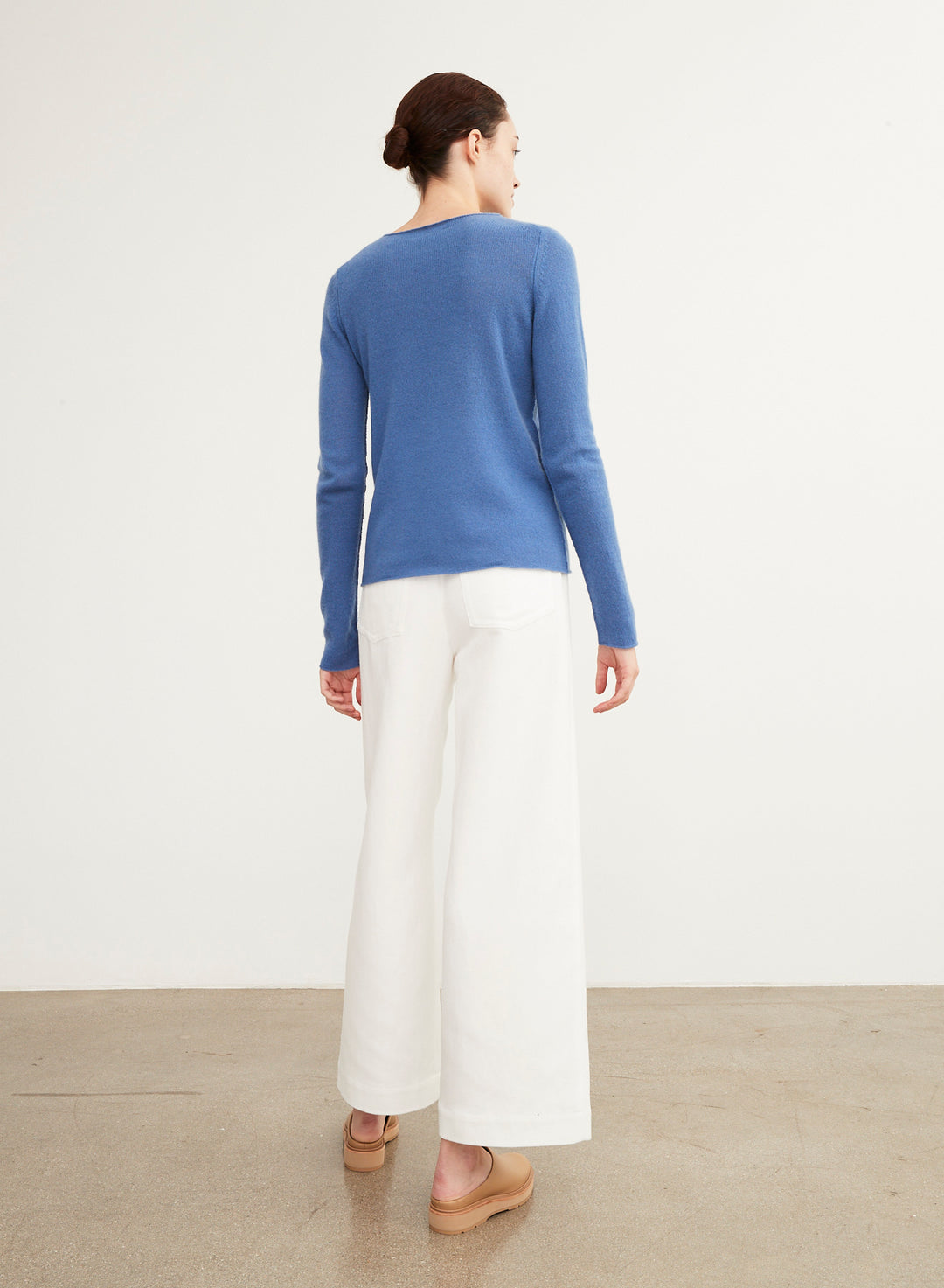 Vince - Trimless Pullover in Hydrangea