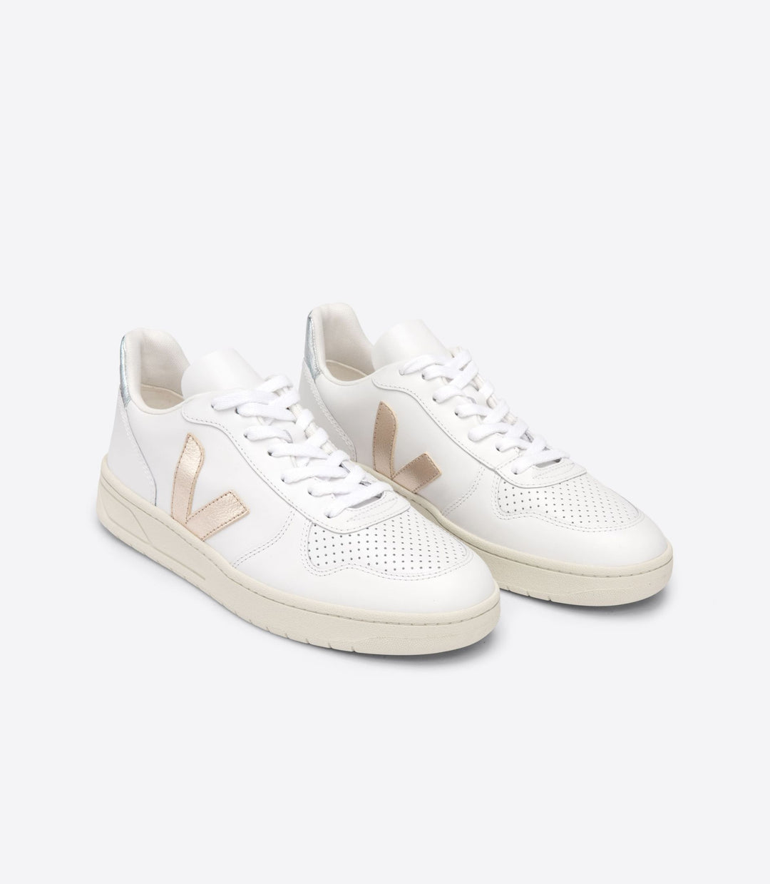 Veja - V-10 Leather Sneakers in Extra-White Platine Silver