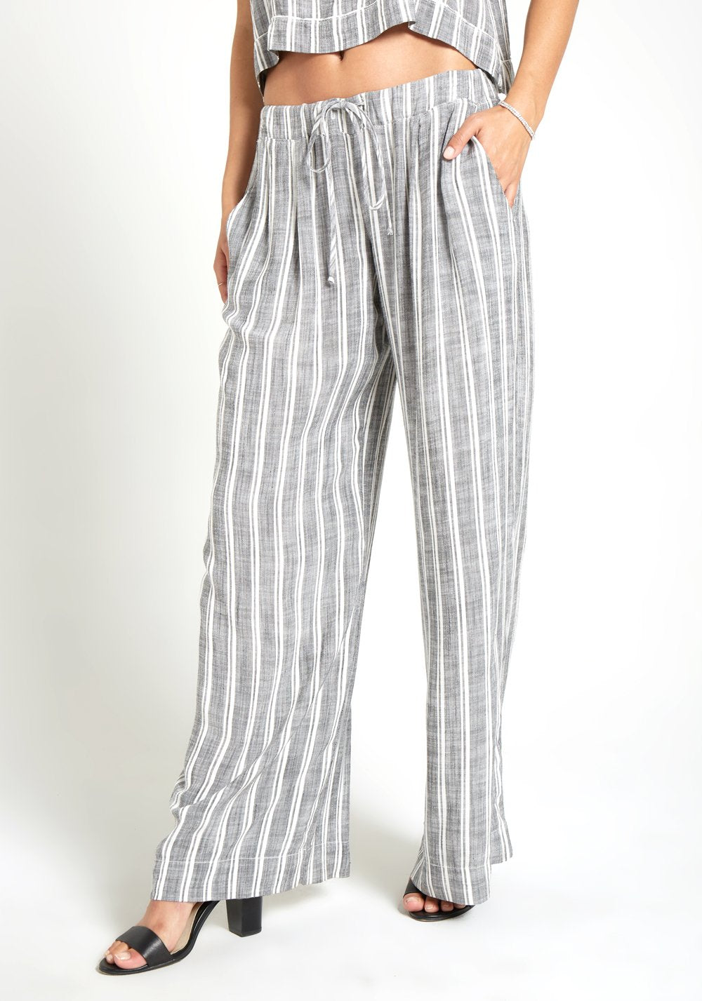 Bella Dahl - Pleated Front Wide Leg Pant in White Default