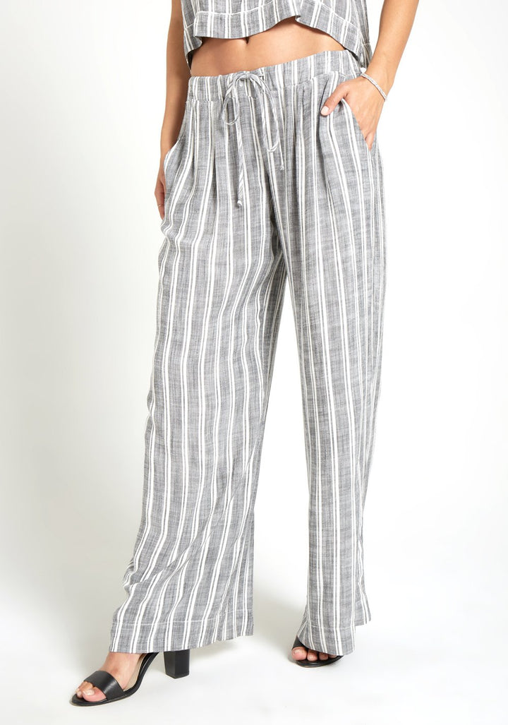 Bella Dahl - Pleated Front Wide Leg Pant in White Default