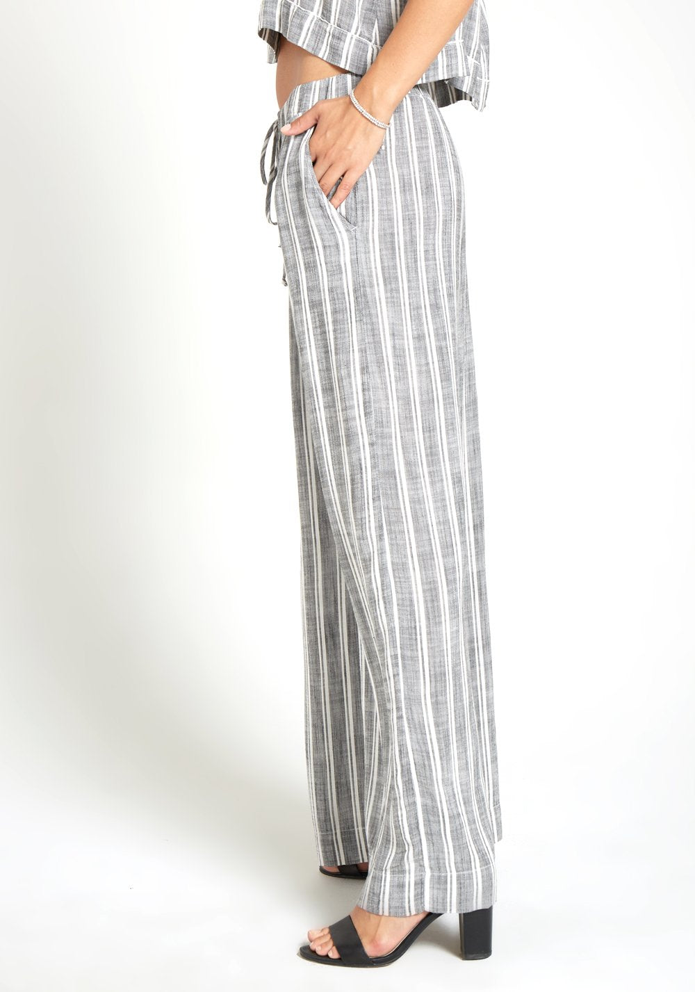 Bella Dahl - Pleated Front Wide Leg Pant in White Default