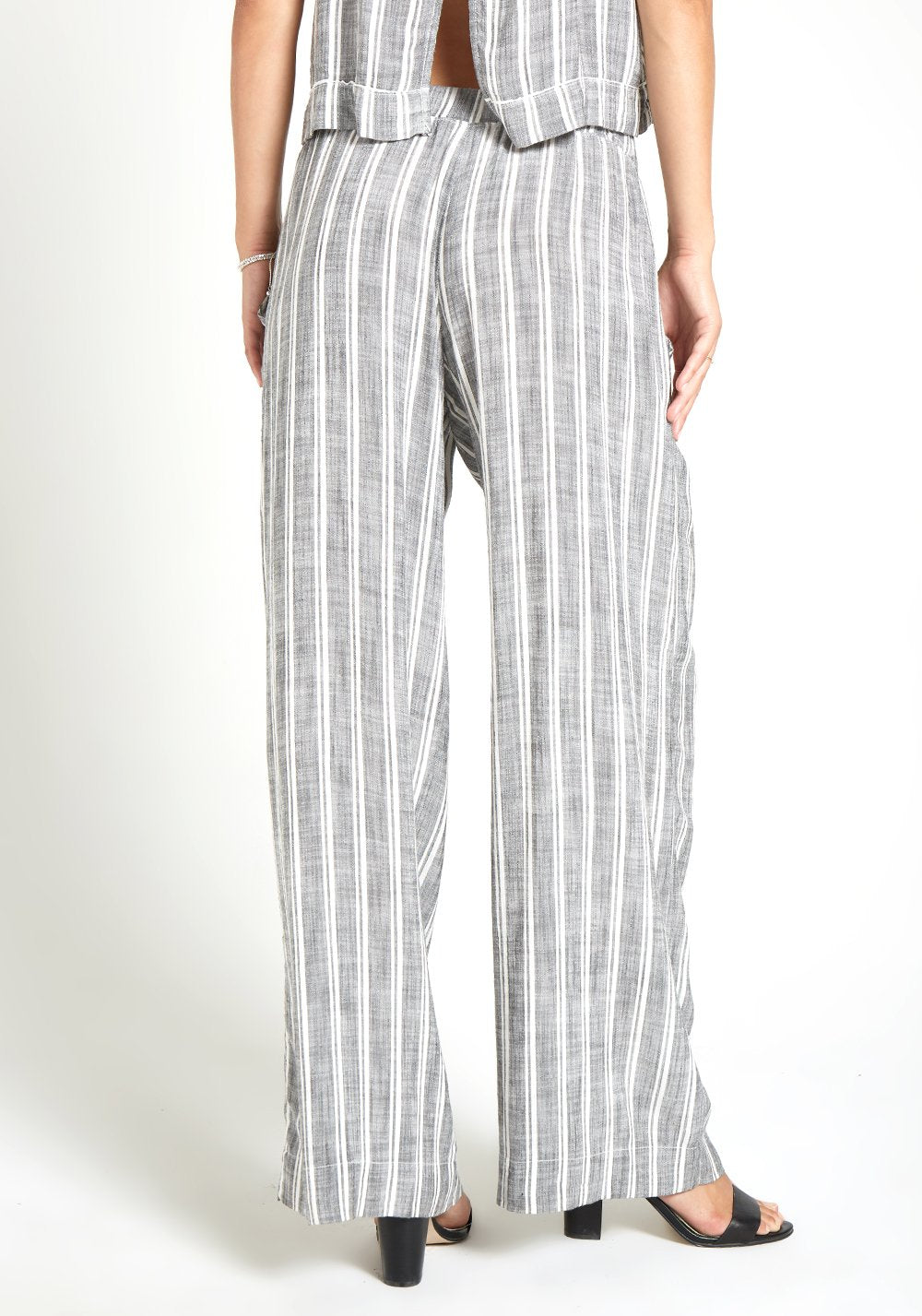 Bella Dahl - Pleated Front Wide Leg Pant in White Default