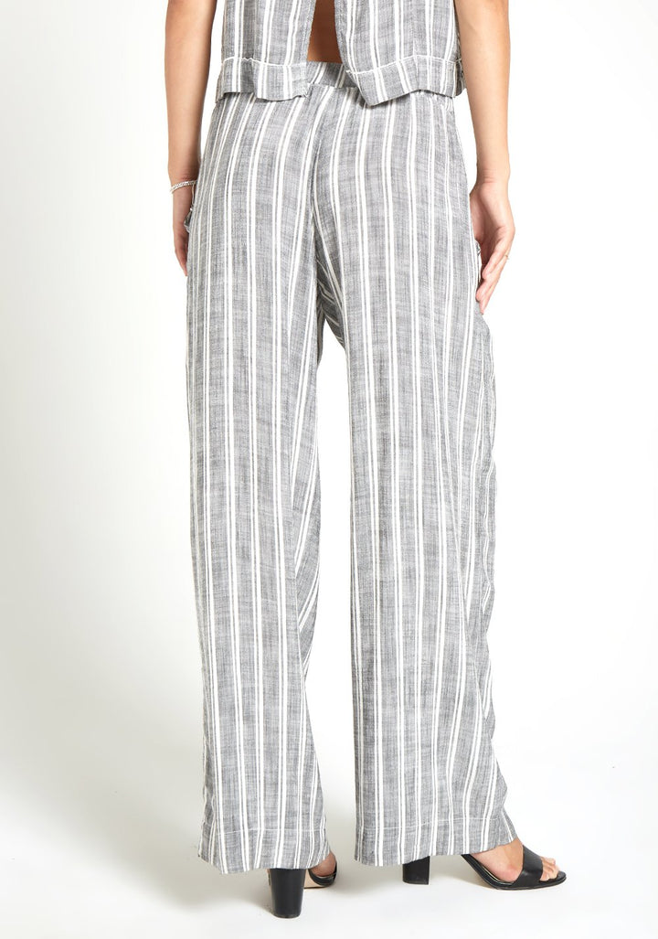Bella Dahl - Pleated Front Wide Leg Pant in White Default