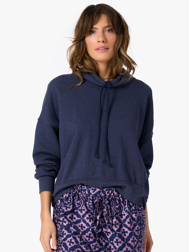 Xirena - Chase Sweatshirt in Navy