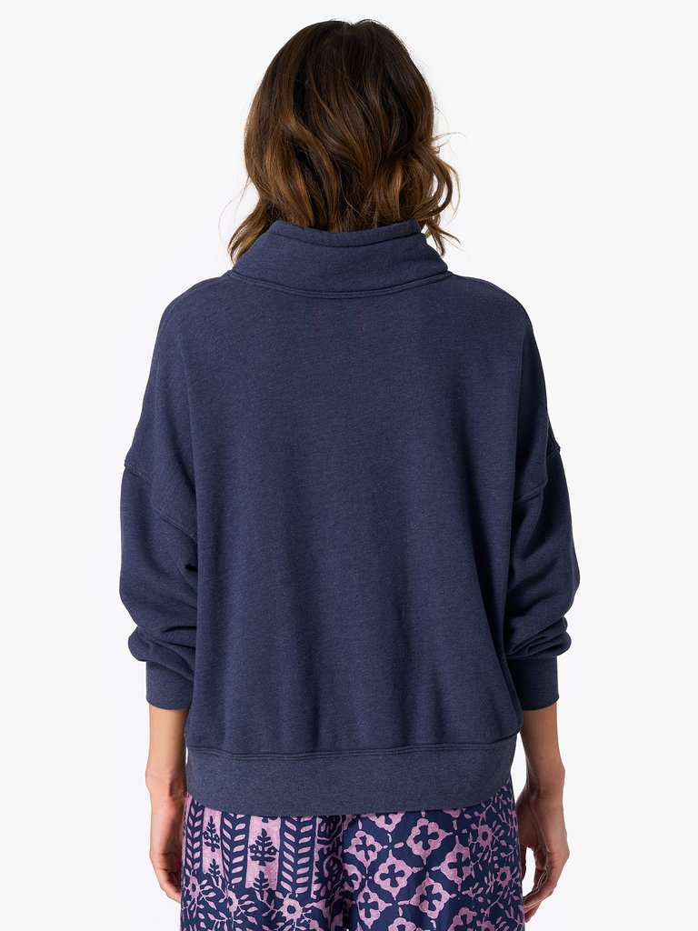 Xirena Chase Sweatshirt in Navy