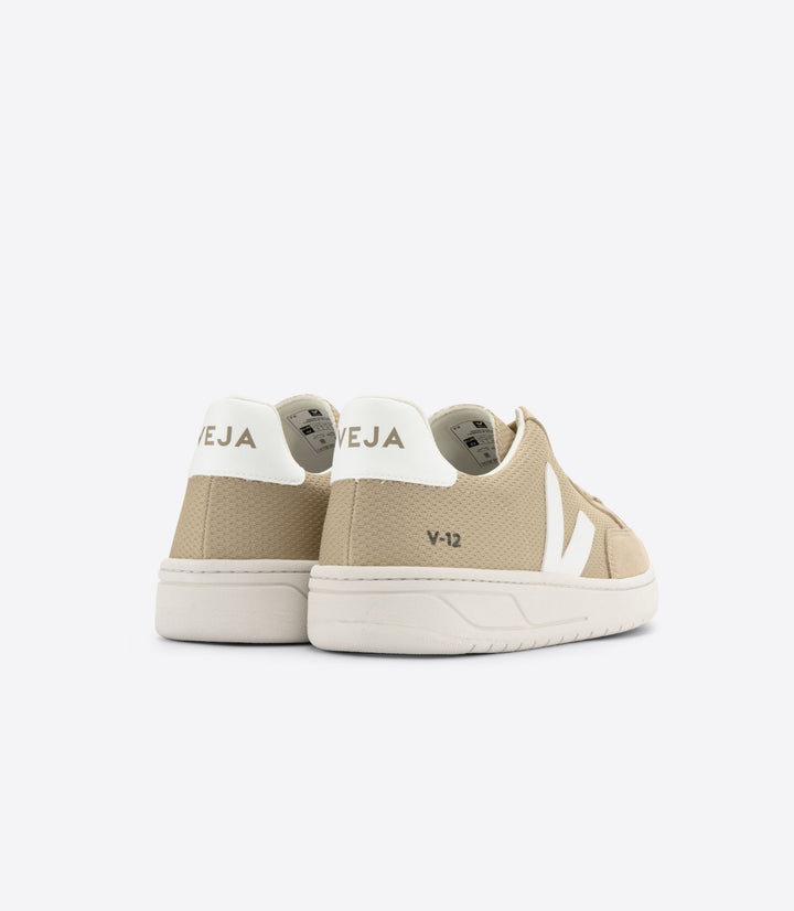 Veja - V-12 Alveomesh in Dune White