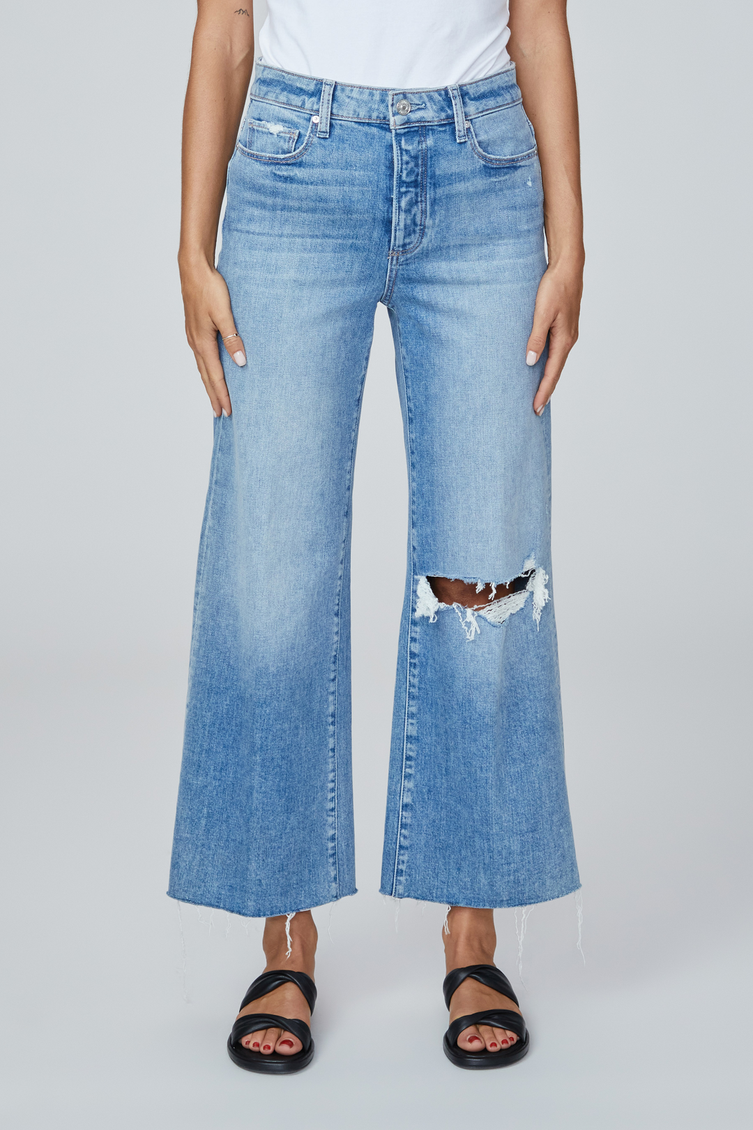 Paige - Anessa w/ Covered Buttonfly + Raw Hem in Lilah Destructed
