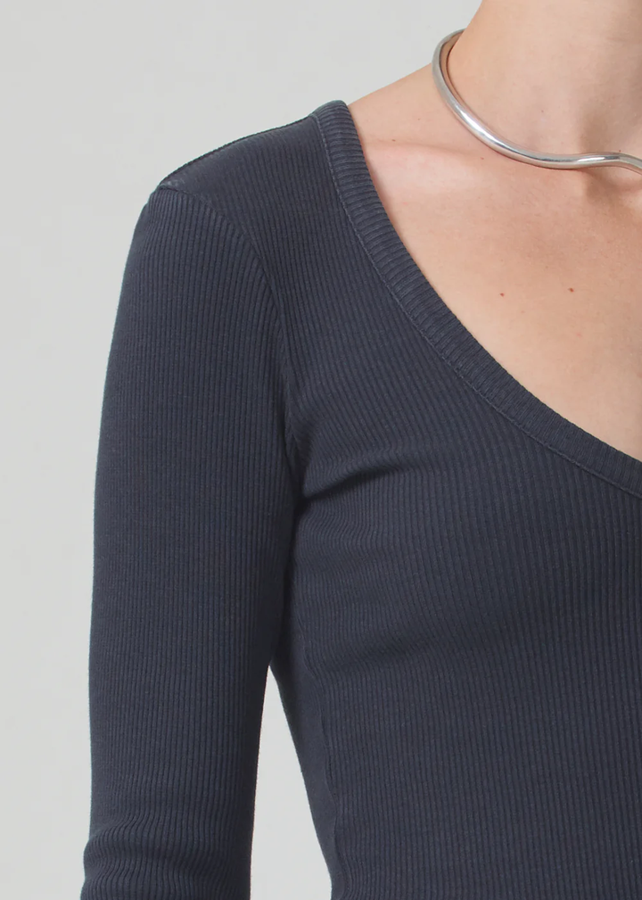 Citizens of Humanity - Anouk Long Sleeve V-Neck in Charcoal