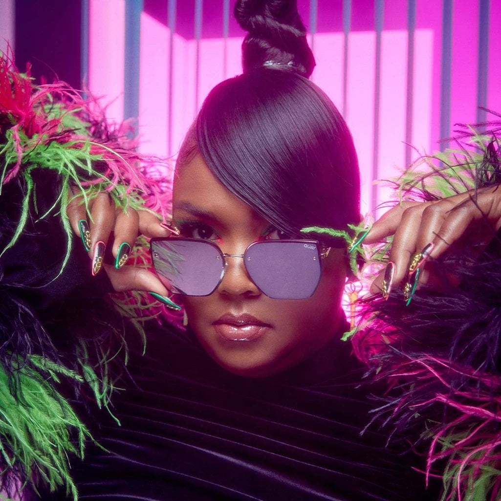 Quay Sunglasses - Around the Way in Rose/Pink Mirror