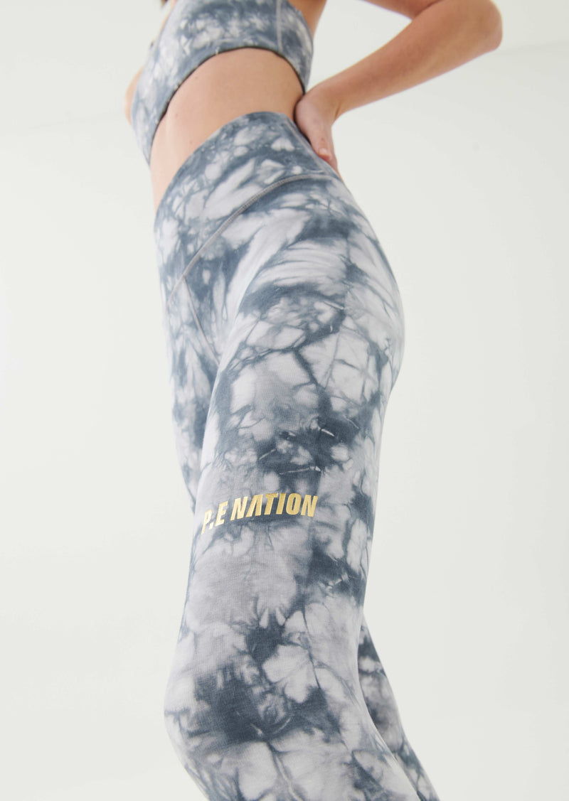 P.E NATION - Ascend Legging in Dark Shadow