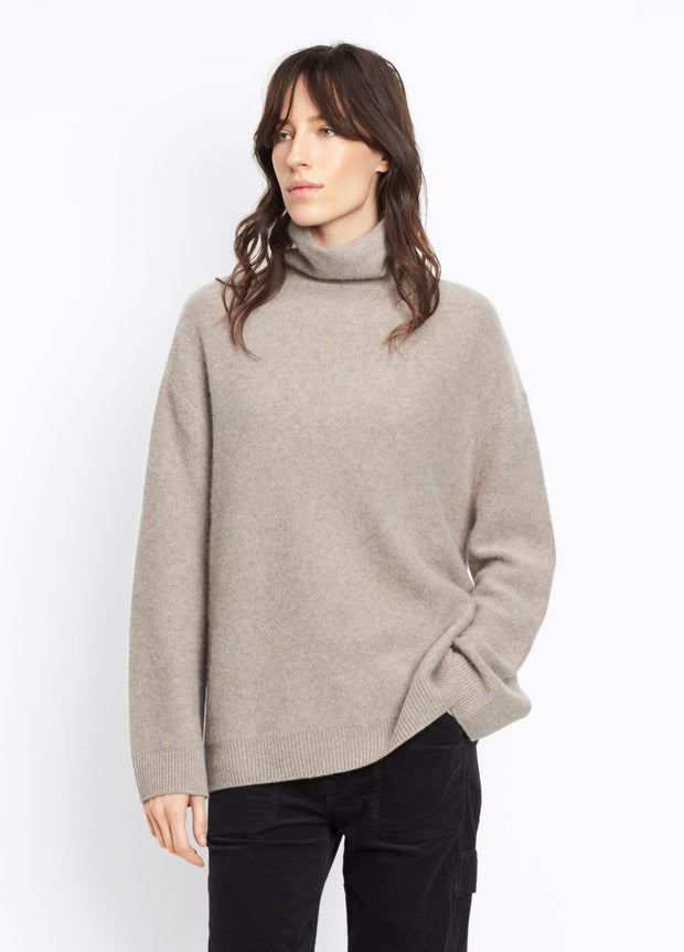 Vince - Cashmere Boxy Turtleneck