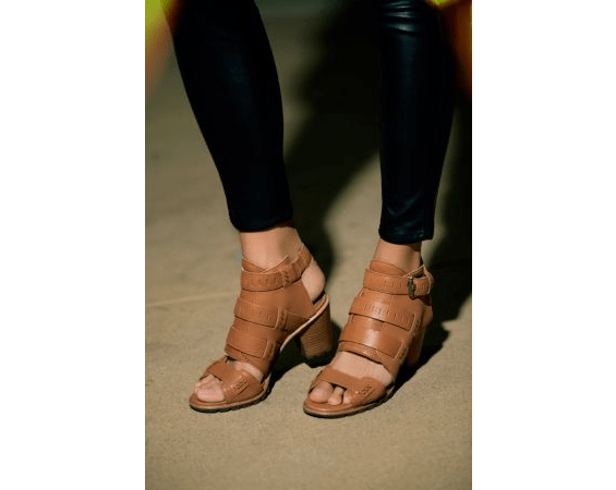 Sorel - Nadia Buckle Camel Brown